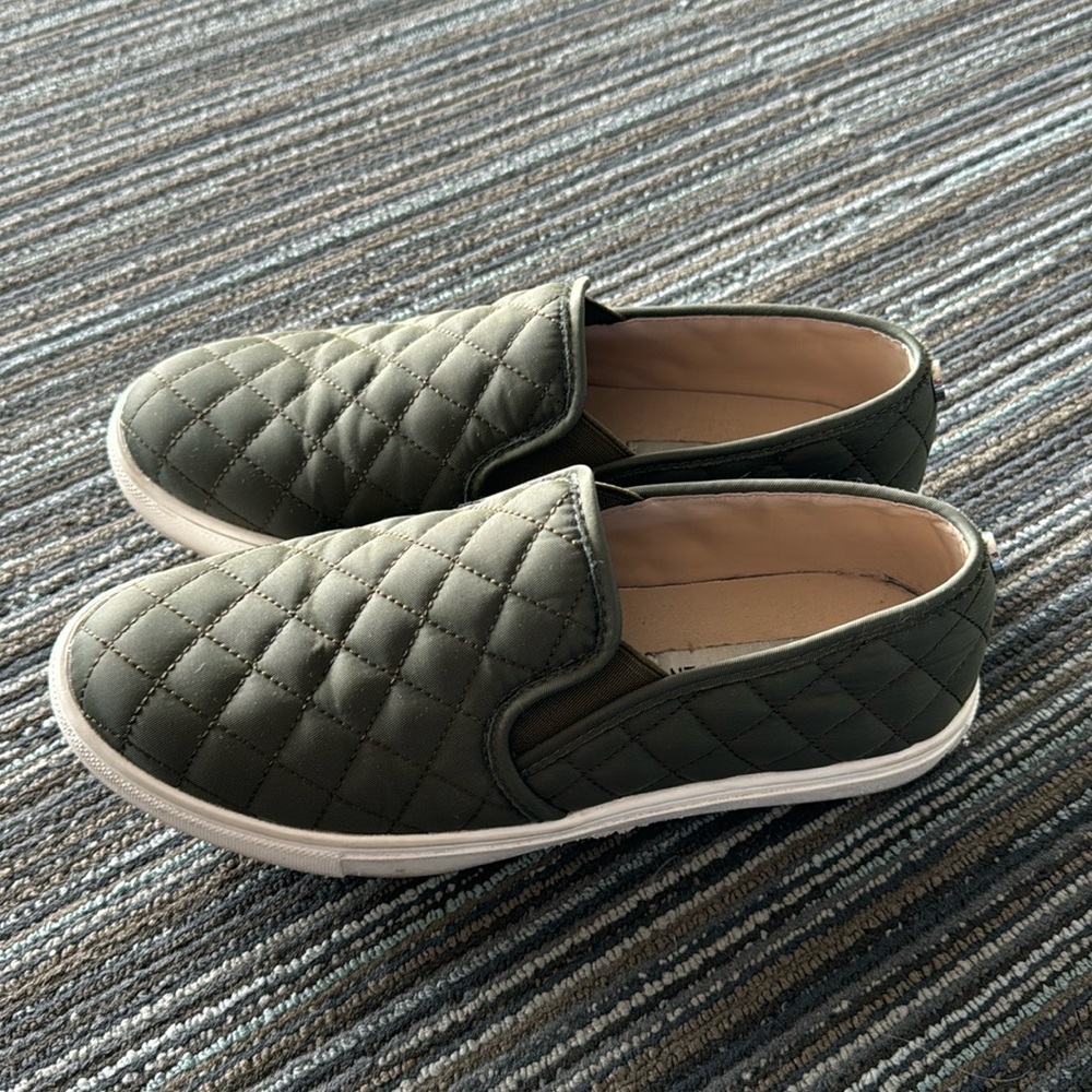 Steve Madden Ecentrcq Slides - image 1